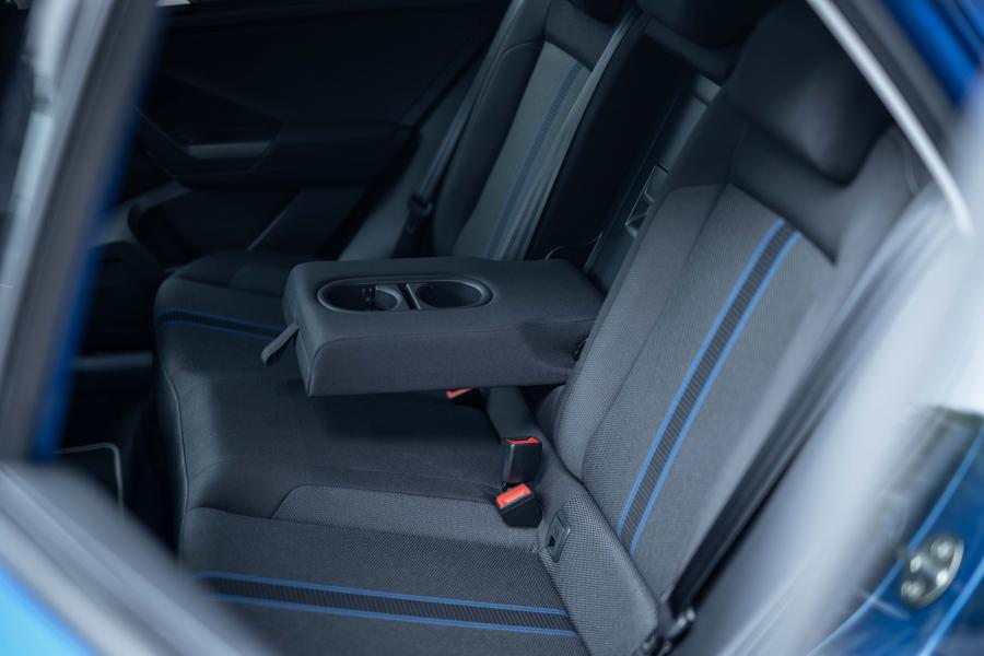 Интерьер Volkswagen T-Roc 2020 года  (JP) (фото 13 из 18)